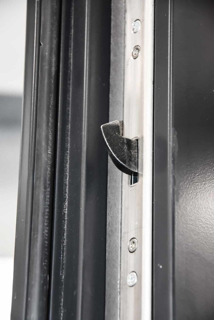 BB-Kovo-Ocelove-Protipozarni-Dvere-RC3-15-1