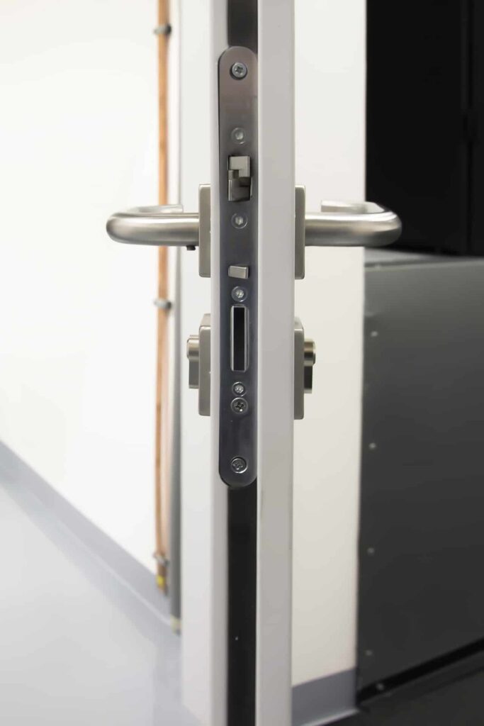 BB-Kovo-Ocelove-Protipozarni-Dvere-RC3-68