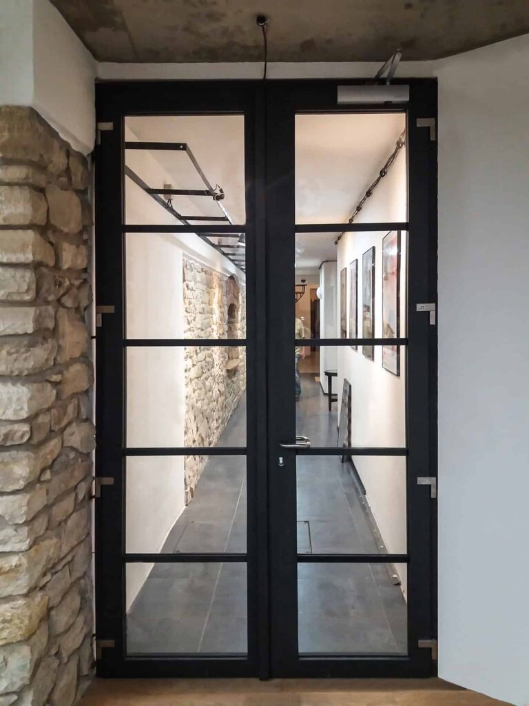 ocelove-dvere-celoprosklene-11