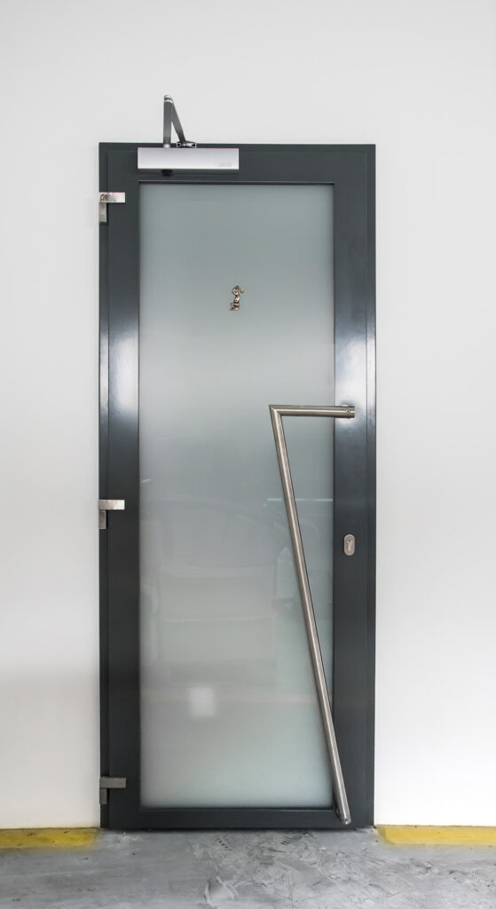 ocelove-dvere-celoprosklene-2