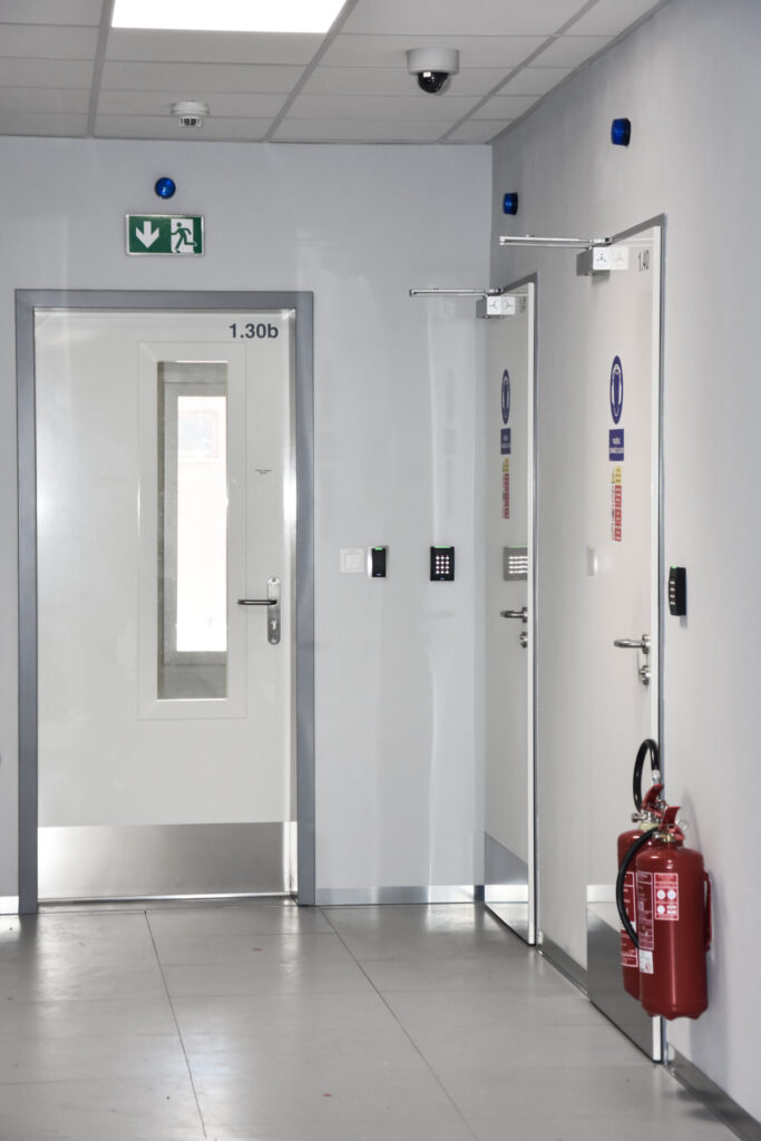 ocelove-dvere-prosklene-3