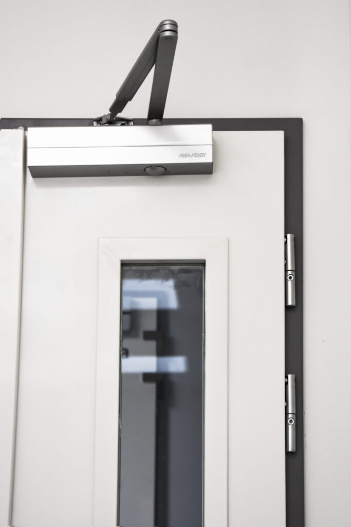 ocelove-dvere-prosklene